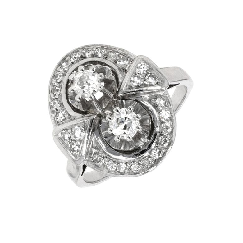 Acheter Bague vintage diamants 0.70 carat or blanc 7.24g Comme neuf - 2500,00 € Bague vintage diamants 0.70 carat or blanc 7.24g Comme neuf - reconditionné disponible sur Gemme Les Bijoux